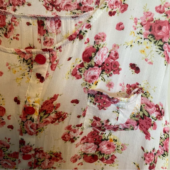 Iris Basic floral rose 🌹 tank- Size M - Picture 3 of 7